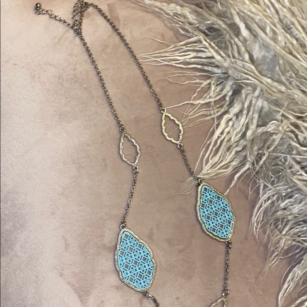 Beautiful long necklace - Picture 3 of 3